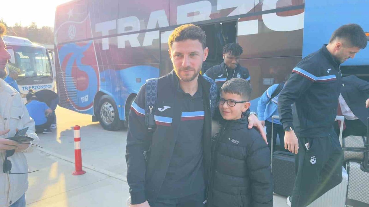 Trabzonspor, Antalyaspor maçı için Antalya'ya gitti