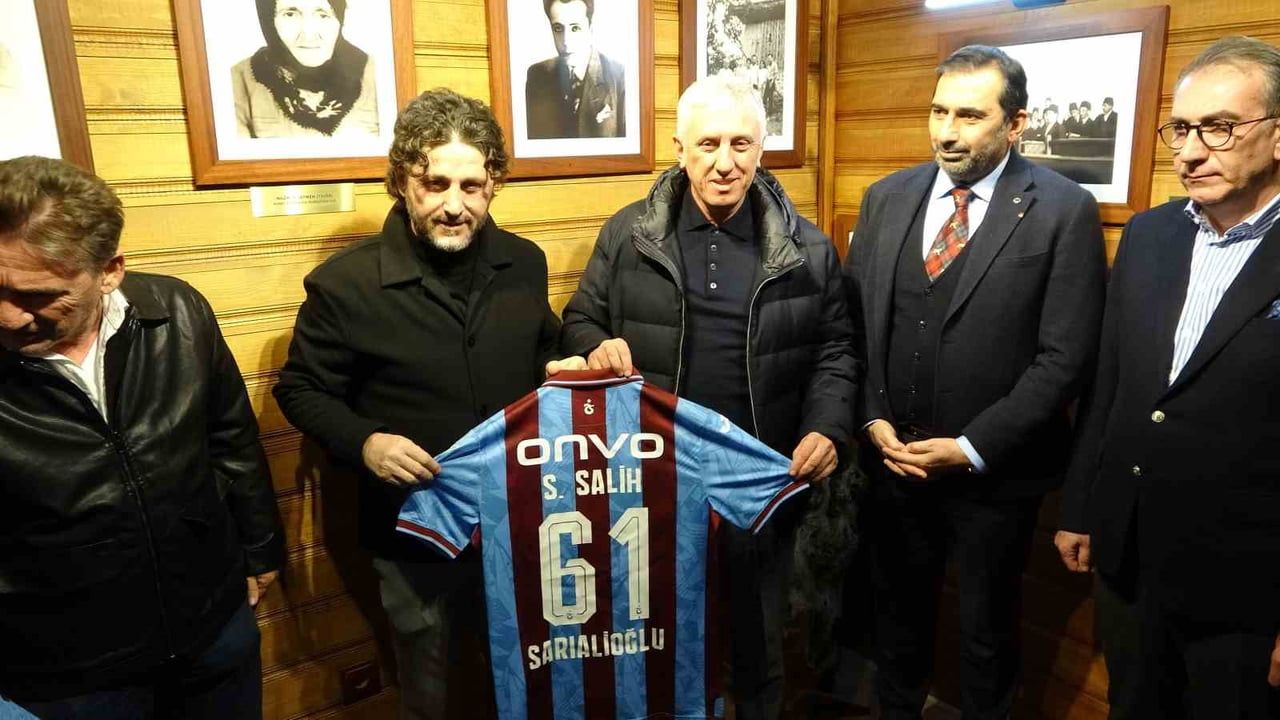 Trabzonspor Heyeti Sürmene'deki Baştımar Aile Müzesi'ni Ziyaret Etti