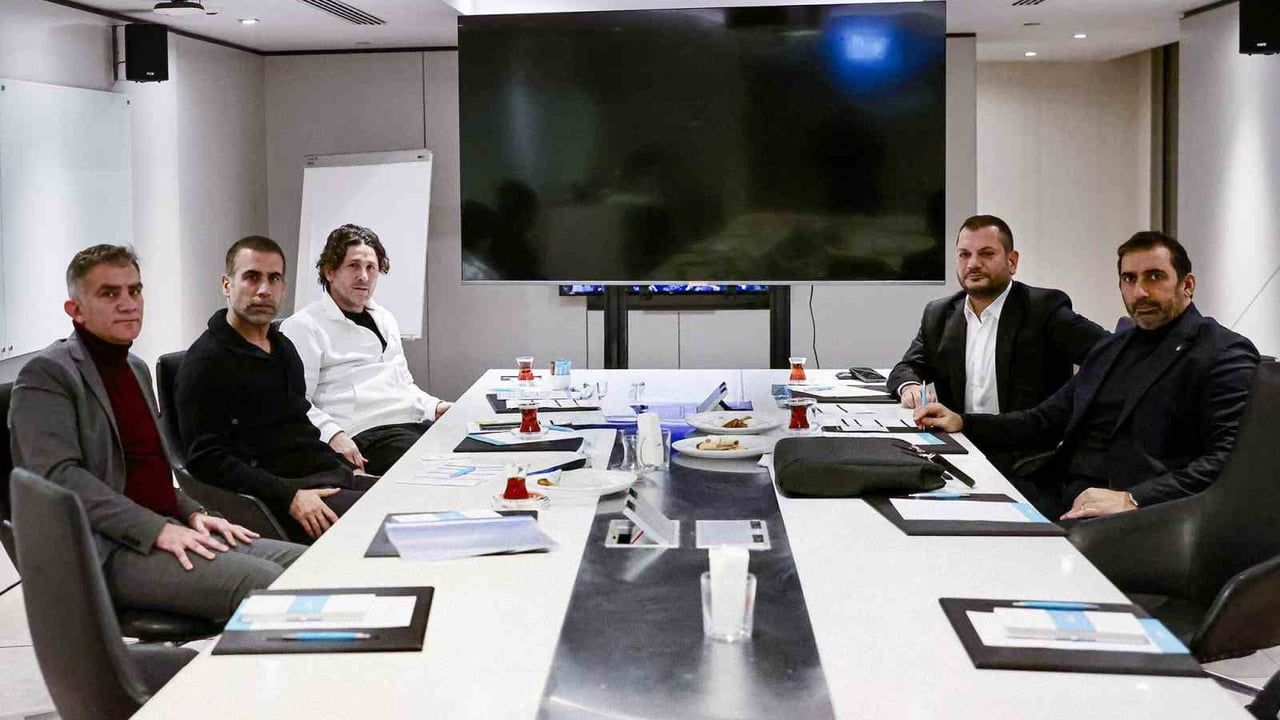 Trabzonspor İstanbul zirvesinde transfer ve ikinci yarı planlarını görüştü