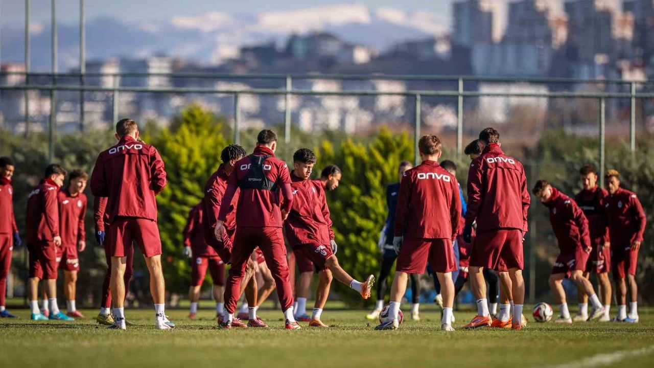 Trabzonspor, İstanbulspor Deplasmanında Ziraat Türkiye Kupası'nda İlk Galibiyeti Hedefliyor