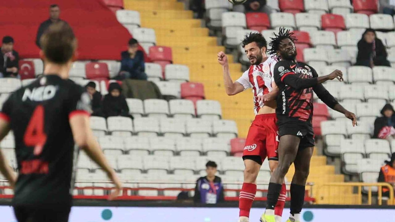 Trendyol Süper Lig 19. Hafta: Antalyaspor 1-1 Gençlerbirliği (İlk Yarı)