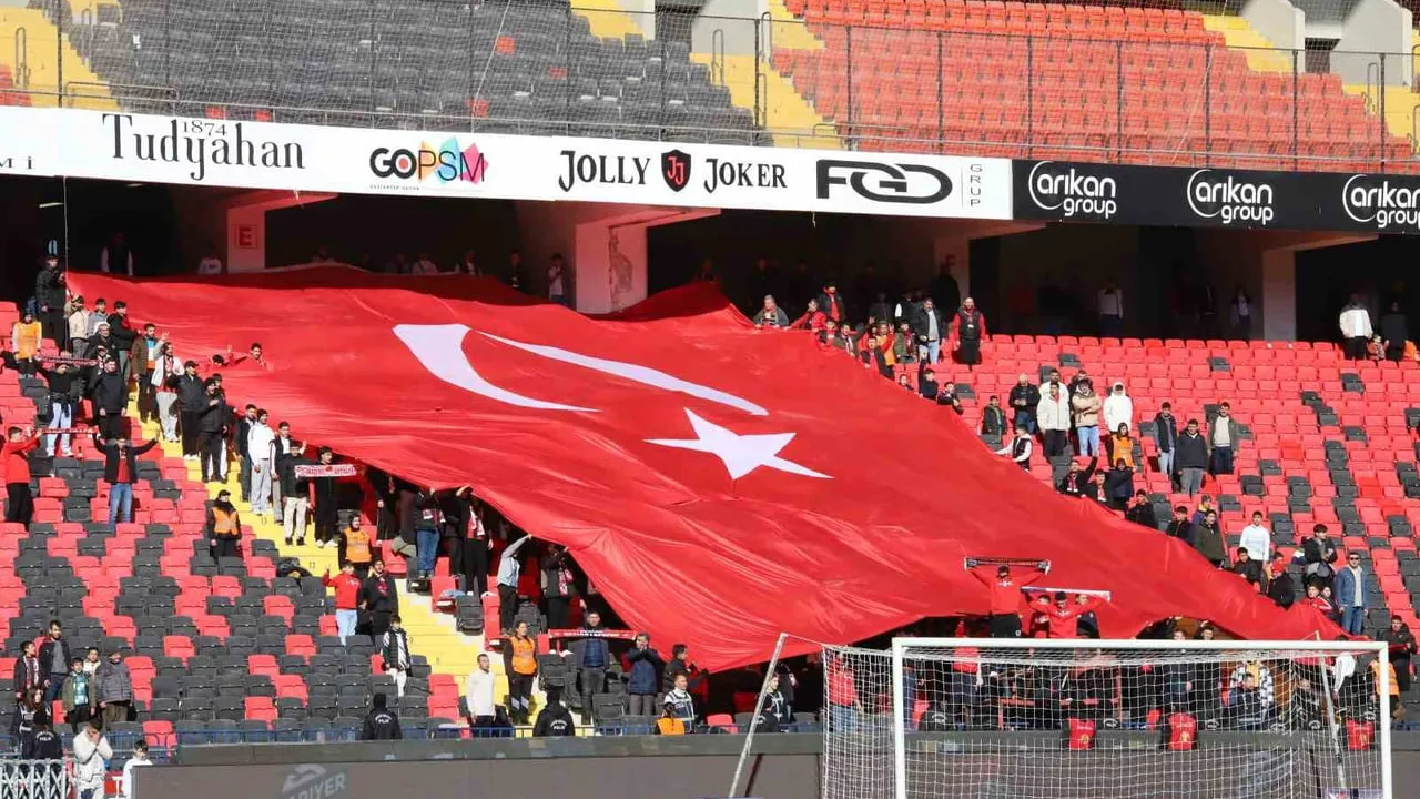 Trendyol Süper Lig: Gaziantep FK 1-0 Konyaspor — İlk yarı Sorescu ile tamamlandı