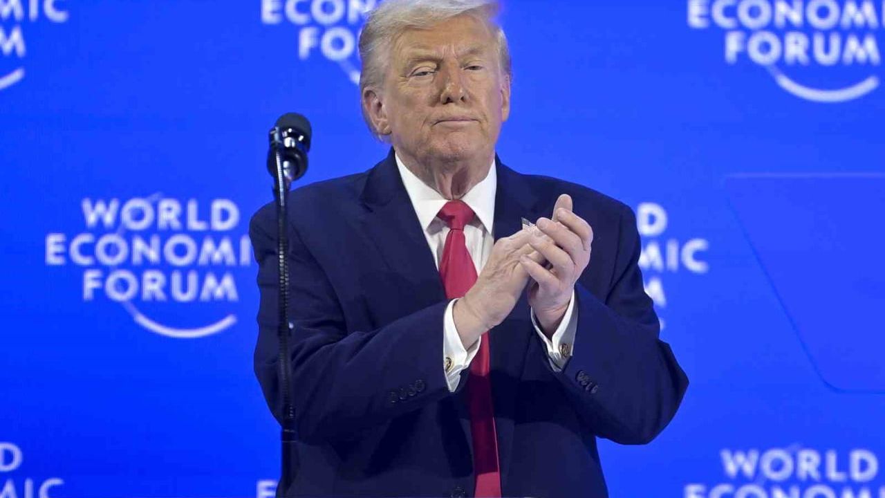 Trump Davos'ta Grönland talebini yineledi: 'Tek istediğim bir parça buz', güç kullanmayacağız