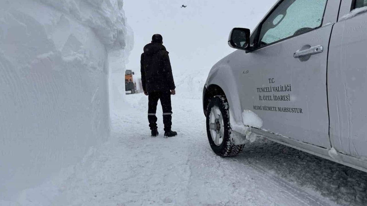 Tunceli'de 83 köy yolu kar ve buzlanma nedeniyle ulaşıma kapandı