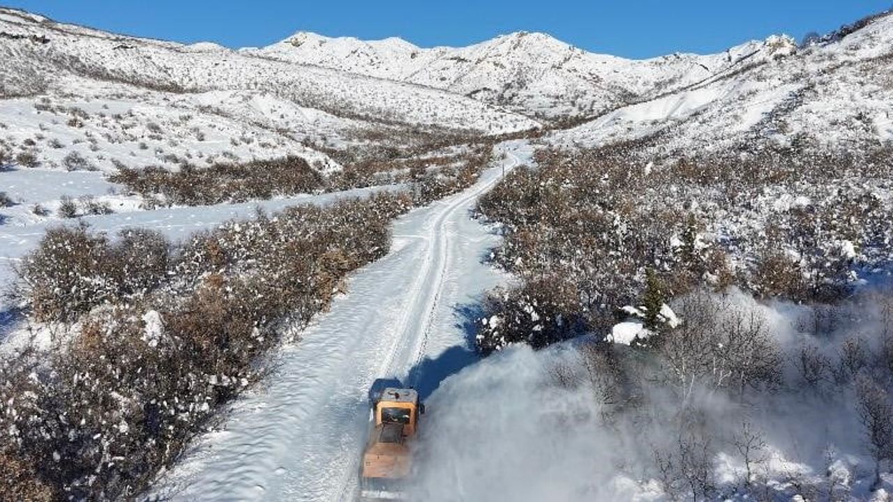 Tunceli’de kar nedeniyle 362 köy yolundan 123’ü ulaşıma kapandı