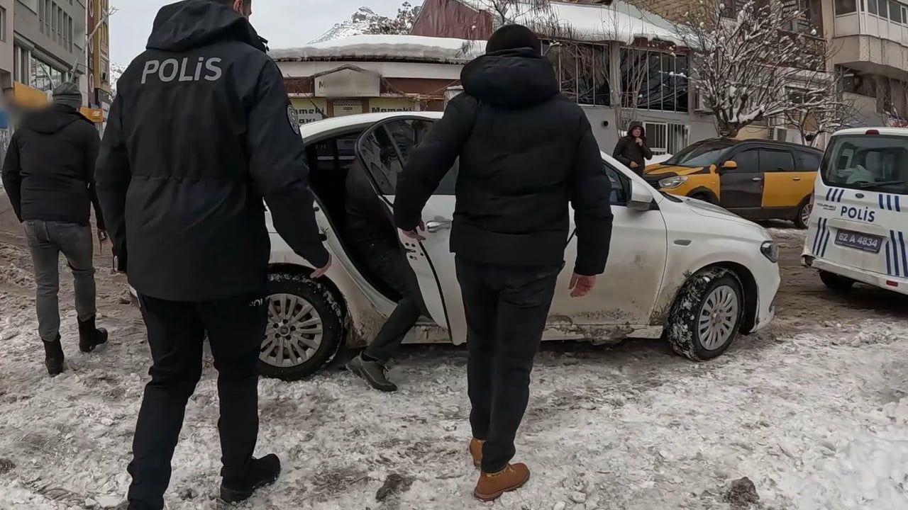 Tunceli'de yaşı küçük çocuklara alkol satan büfe sahibine adli işlem