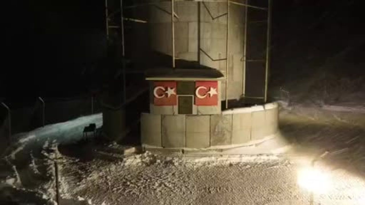 Tunceli'de yılbaşı ziyaretinde görevli asker ailesiyle bir araya getirildi