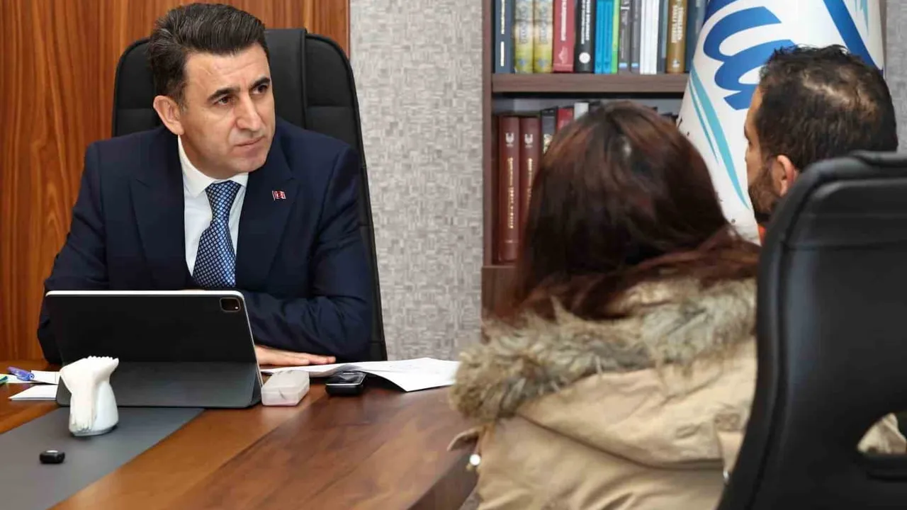 Tunceli Valisi Şefik Aygöl, Halk Günü'nde 43 vatandaşın taleplerini dinledi