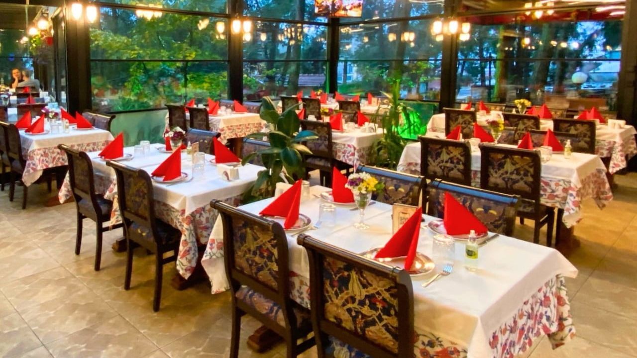 TÜRES'ten işletmelere çağrı: Masa, kuver ve servis ücretleri menüye yansıtılmamalı