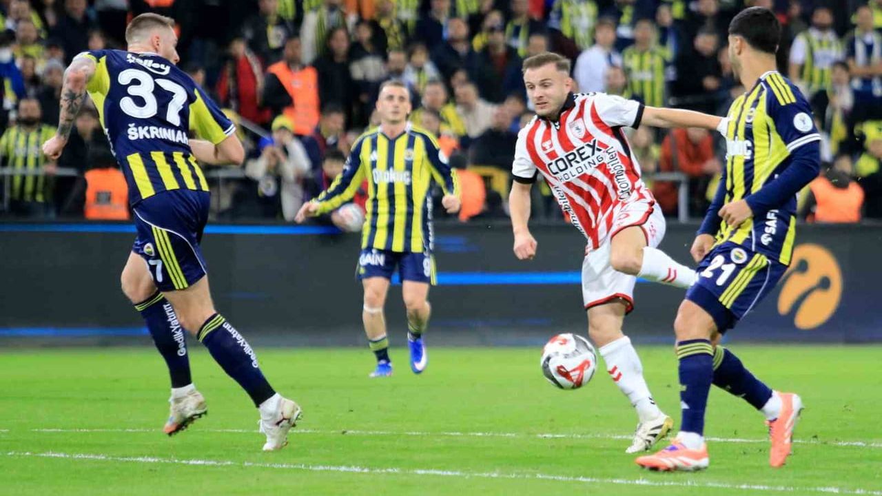 Turkcell Süper Kupa Yarı Finali: Fenerbahçe 1-0 Samsunspor (İlk Yarı)