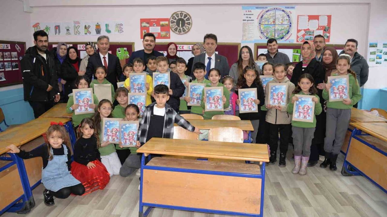 Türkeli'de 2025-2026 yarıyıl tatili karne töreniyle başladı