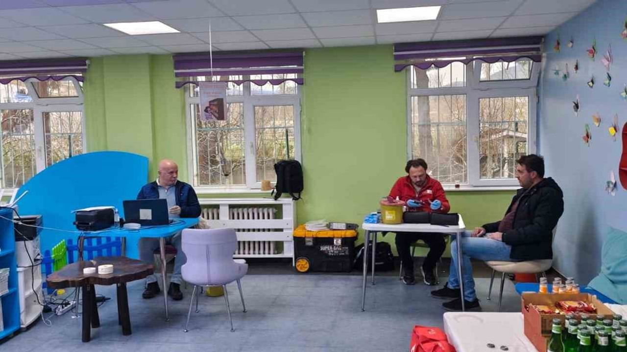 Türkeli’de okullarda kan bağışı kampanyası: 3 günde 253 ünite toplandı