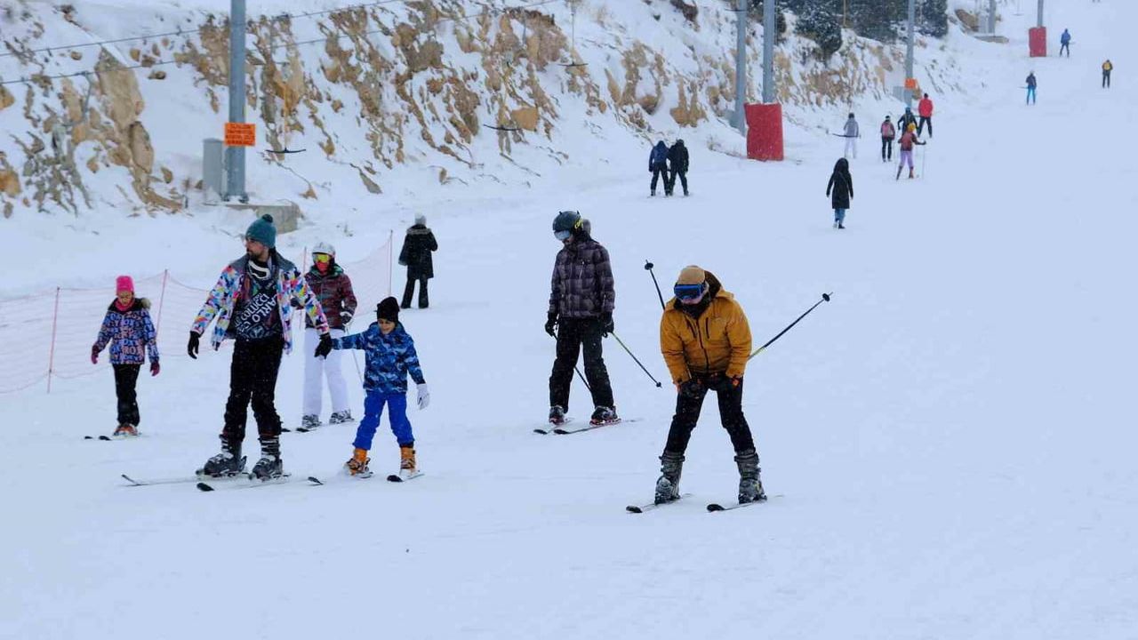 Türkiye Kayak Merkezlerinde Güncel Kar Kalınlıkları — Palandöken 192 cm