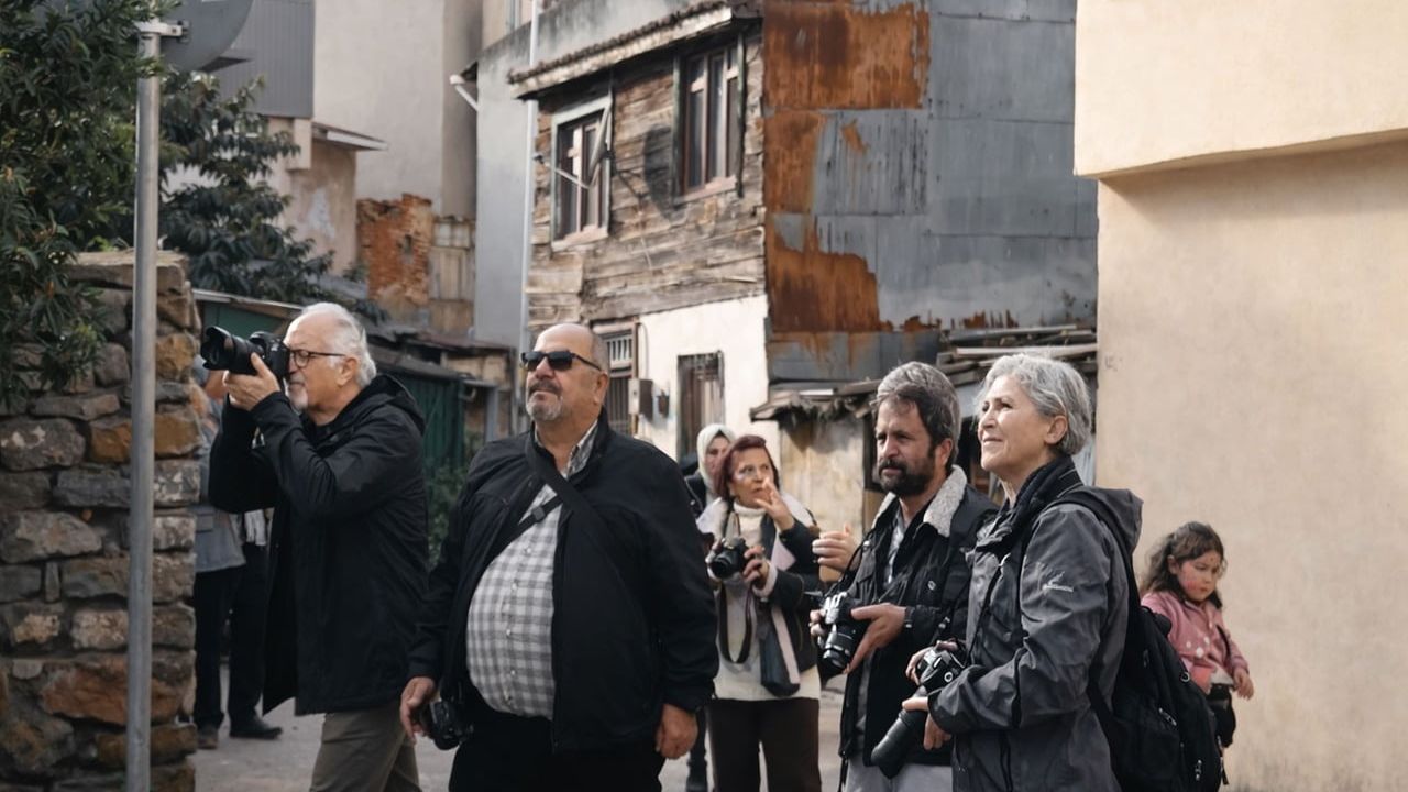 Tuzla’da Fotoğrafçılık Atölyesi: Teori ve Pratiği Sokak Çekimlerinde Buluşturan Eğitim