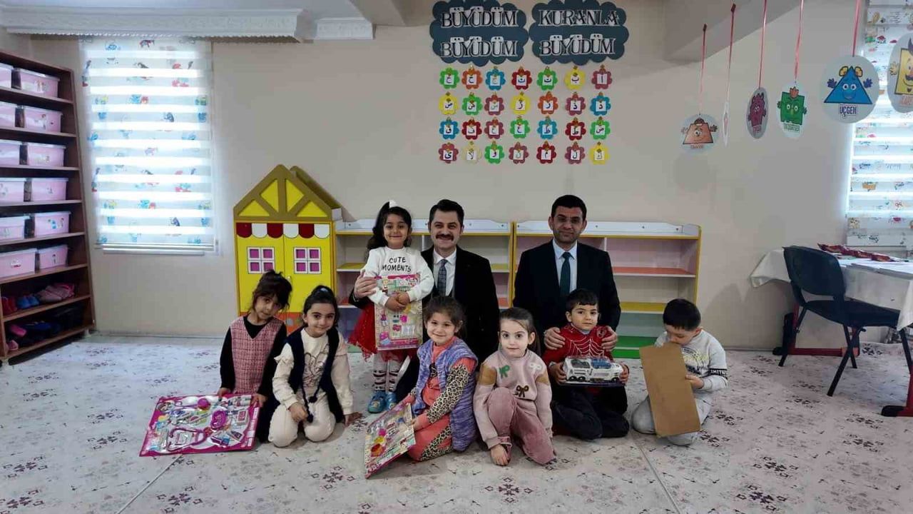 Tuzluca Kaymakamı Abdüllatif Yılmaz 4-6 Yaş Kur’an Kursunu Ziyaret Etti