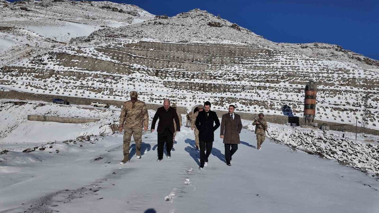 Tuzluca Kaymakamı Yılmaz, Ünlendi Barajı inşaatında inceleme yaptı