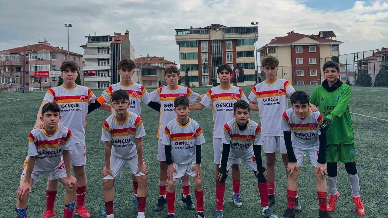 U14 Gençler Ligi: Namağlup 1299 Bilecik Spor Kulübü şampiyonluk maçına çıkacak