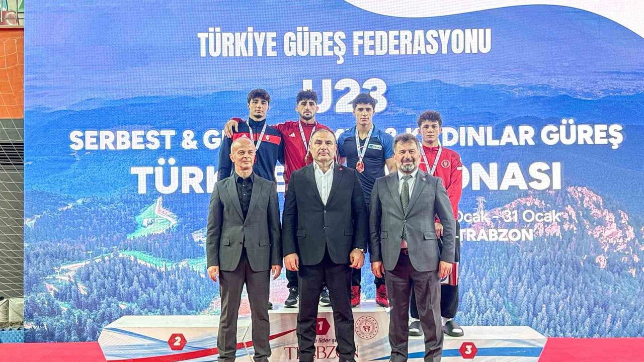 U23 Grekoromen Güreş Türkiye Şampiyonası’nda ikinci gün tamamlandı: İlk sıkletlerde sonuçlar