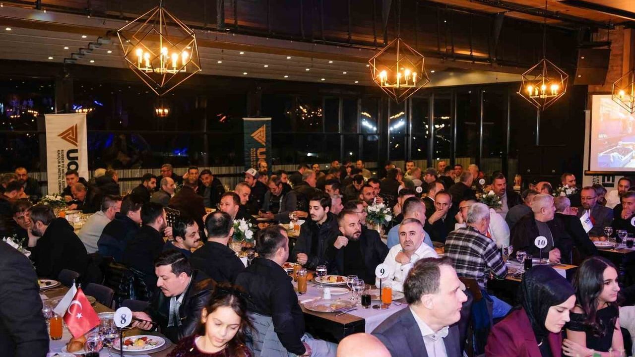 ÜÇEL Kauçuk, Bursa'daki Geleneksel Yıl Sonu Gecesiyle 2025'i Değerlendirdi ve Çalışanlarını Ödüllendirdi