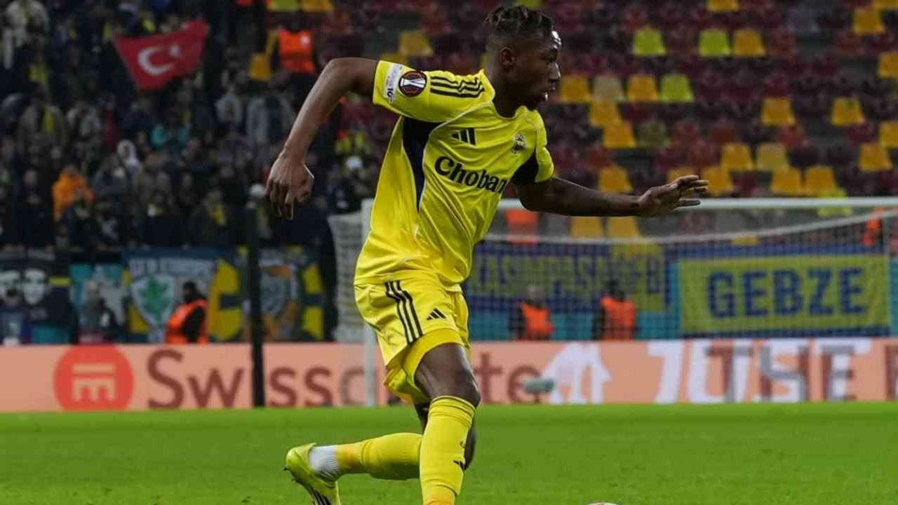 UEFA Avrupa Ligi: FCSB 0 - Fenerbahçe 1 (İlk yarı)