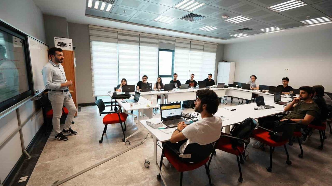 Ulaştırma ve Altyapı Bakanı Uraloğlu: Güvenli İnternet Hizmeti abone sayısı 55 milyonu aştı