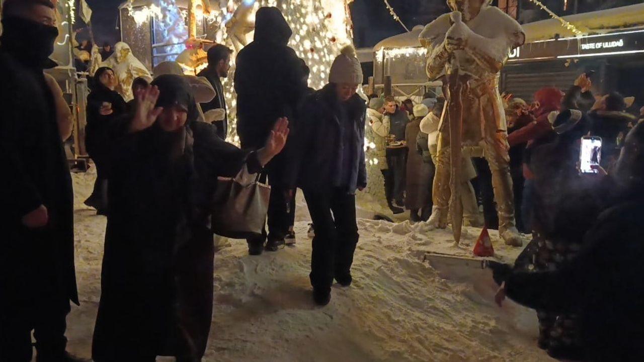 Uludağ'da 2026 Yeni Yılı: Yaşlı Teyzenin Dansı Kutlamalara Damga Vurdu