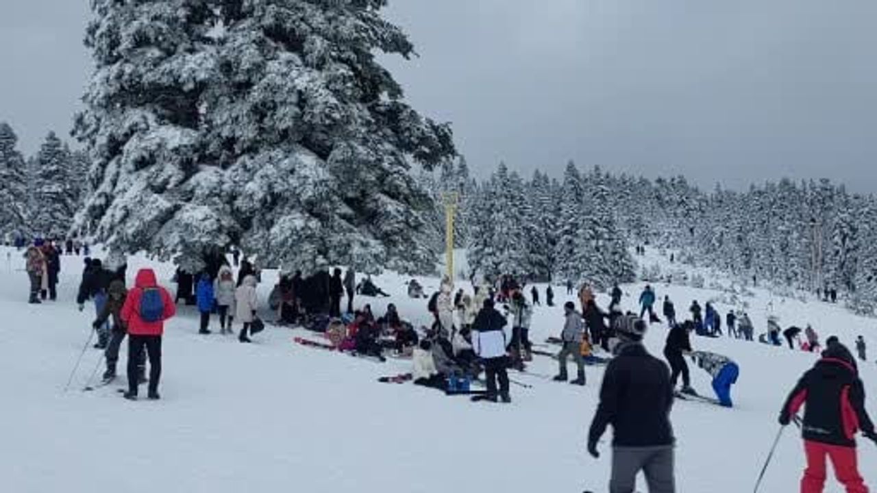 Uludağ'da Fahri Otel telesiyejinde arıza: Yaklaşık 40 tatilci mahsur kaldı, kurtarma sürüyor