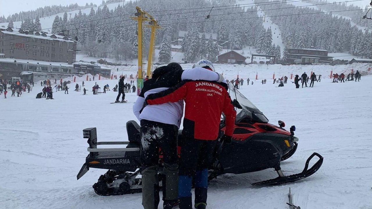 Uludağ'da mahsur kalan vatandaşlara JAK timi müdahale etti