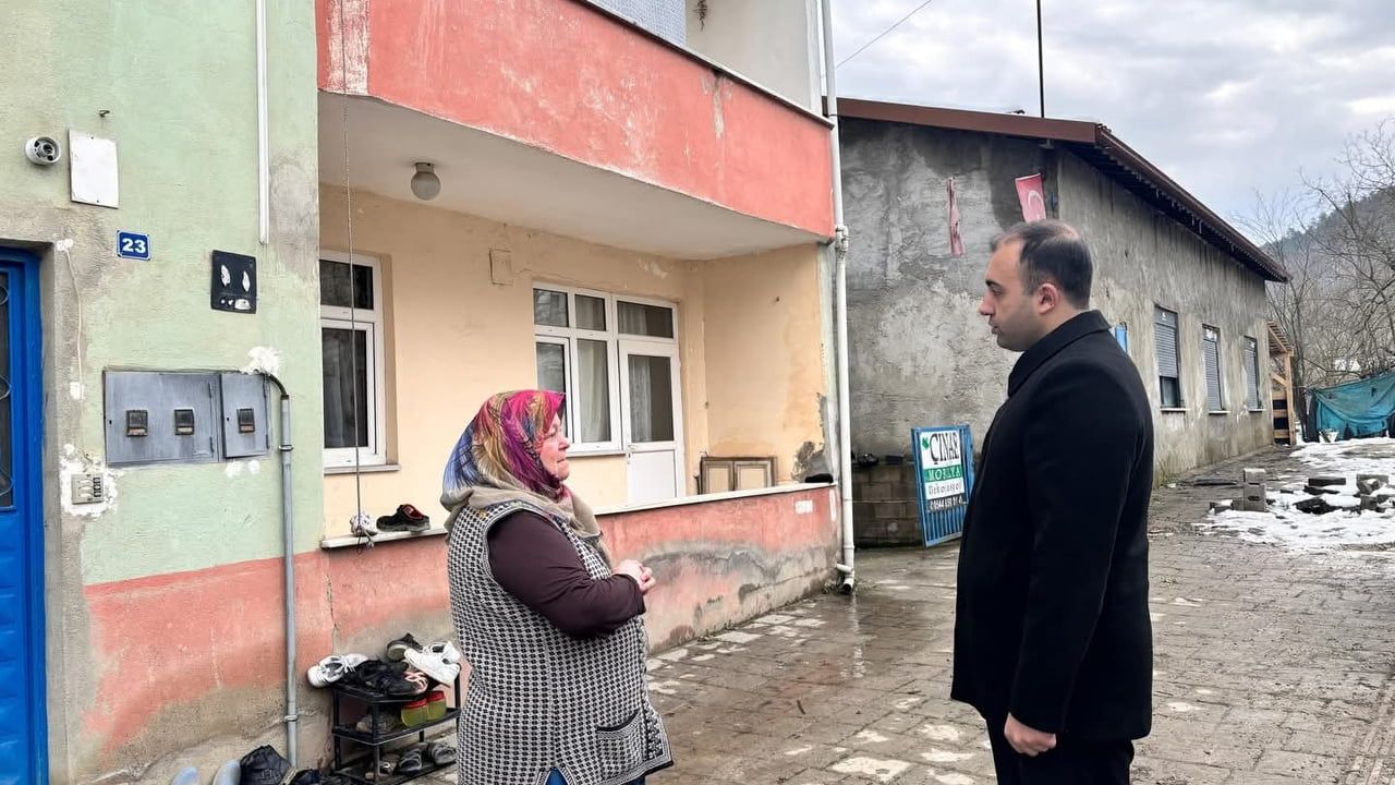 Ulus'ta Yanan Mobilya Atölyesinde Hasar Tespiti: Kaymakam Kadiroğlu İnceleme Yaptı