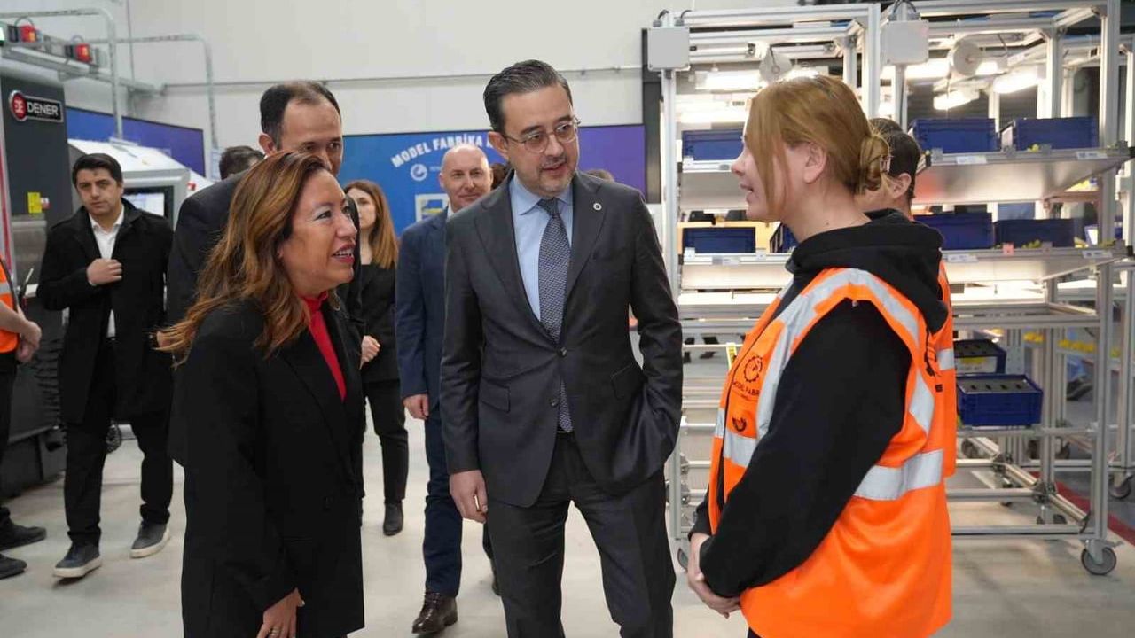 UNDP heyeti Denizli Model Fabrika’yı ziyaret etti: Pilot uygulamalarda yüzde 50'yi aşan verimlilik artışı
