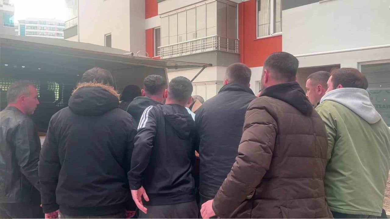 Ünye'de 38 yaşındaki Nazım Tursen Büberci evinde ölü bulundu