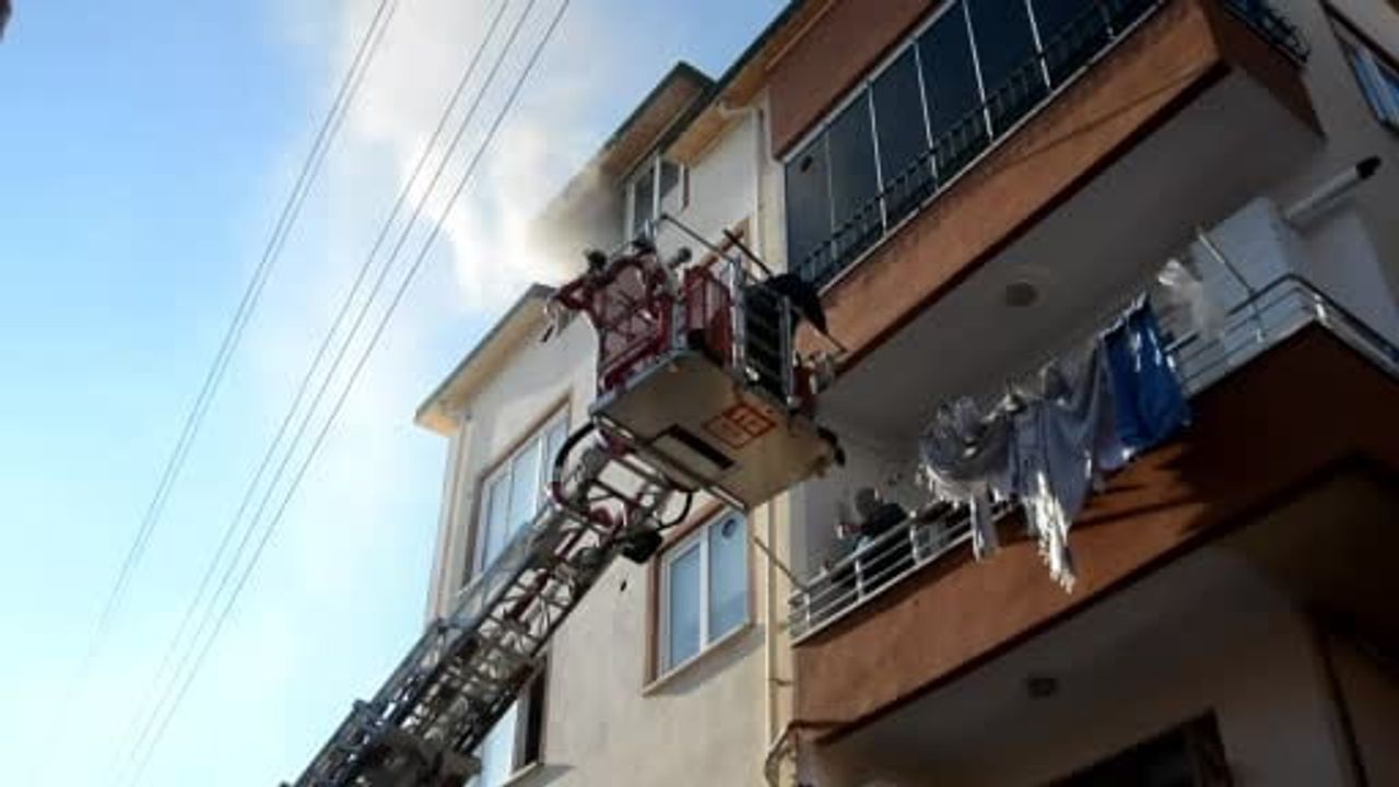 Ünye’de zemin kattaki dairede çıkan yangın itfaiye ekiplerince söndürüldü