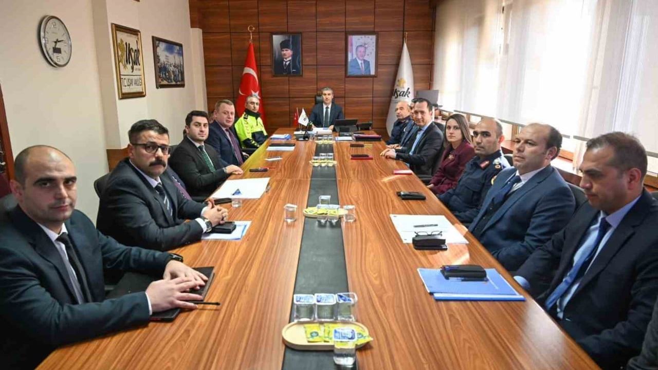 Uşak’ta İl Güvenlik, Asayiş ve Koordinasyon Kurulu Vali Naci Aktaş başkanlığında toplandı
