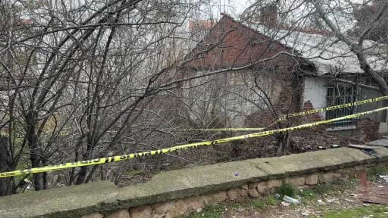 Uşak'ta Millet Bahçesi'nde bir erkek ölü bulundu