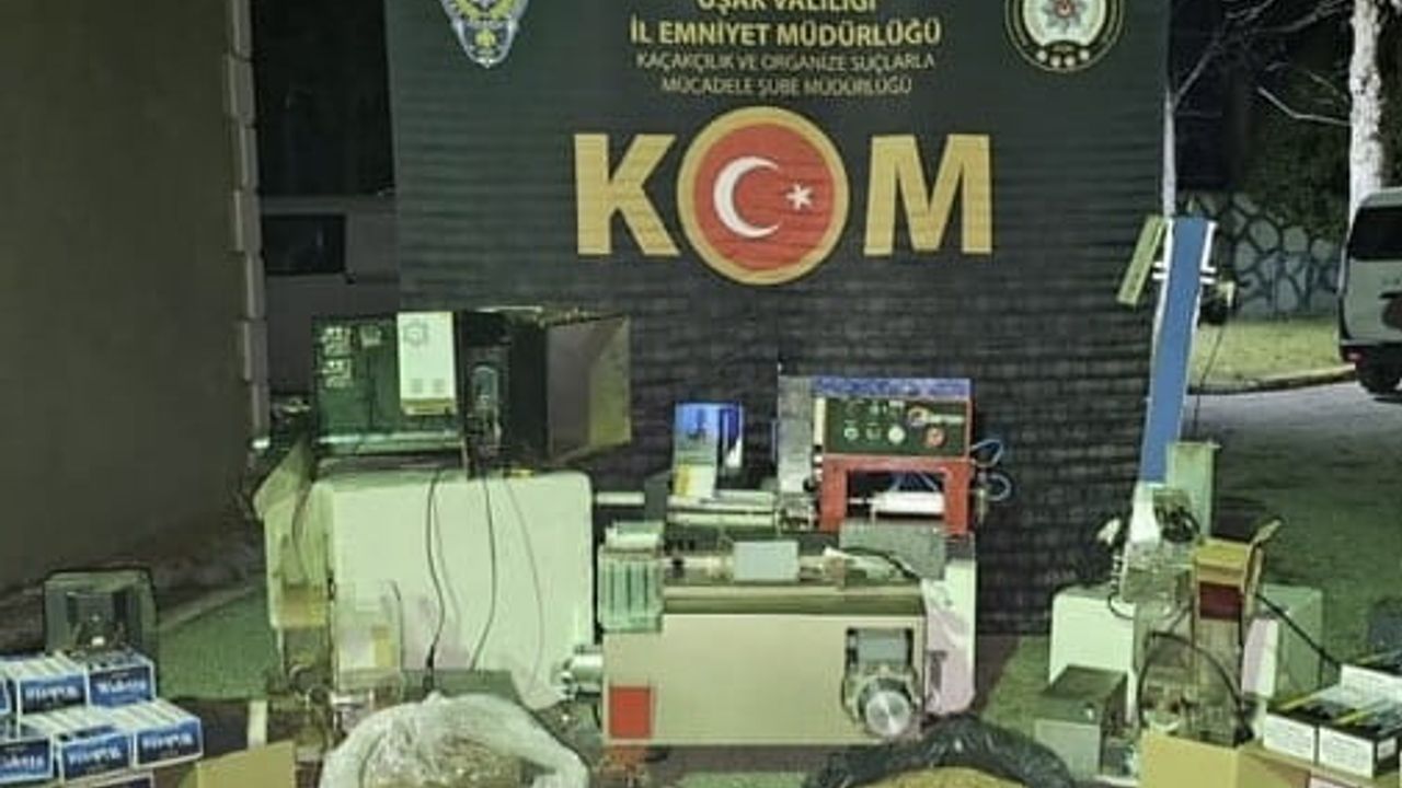 Uşak'ta operasyon: 17 bin kaçak makaron ve 15 kilo tütün ele geçirildi