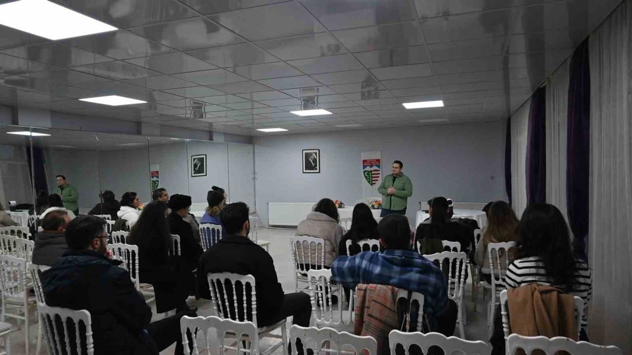 Uzman Uyarısı: Kurumsal Verileri Yapay Zeka Platformlarıyla Paylaşmayın