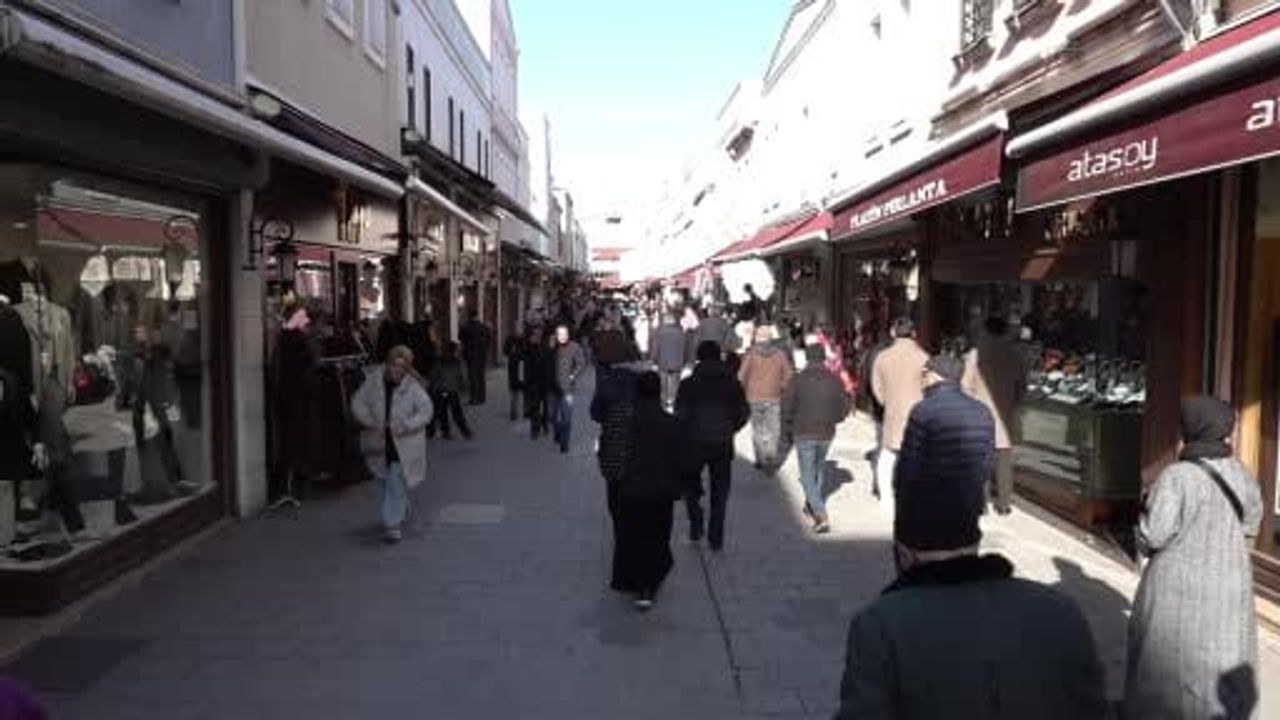 Uzun Çarşı'da esnaf e-ticarete uyum arayışında