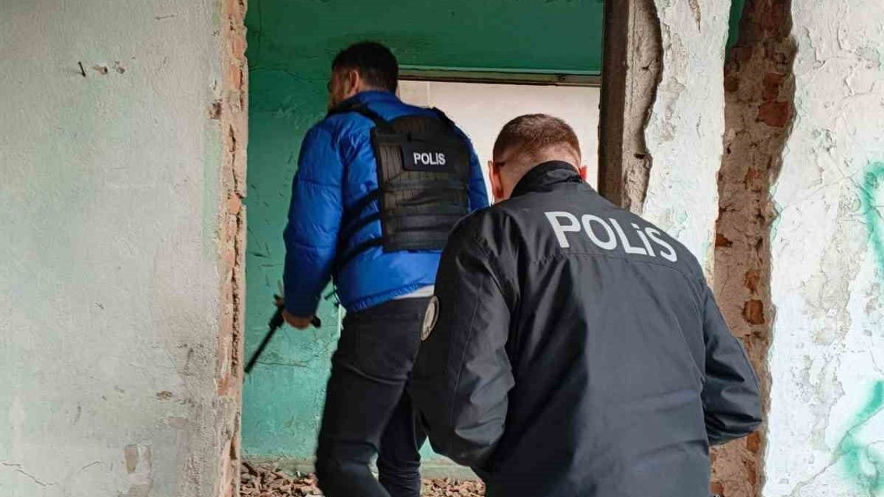 Uzunköprü'de çeşitli suçlardan hükümlü 5 kişi yakalandı