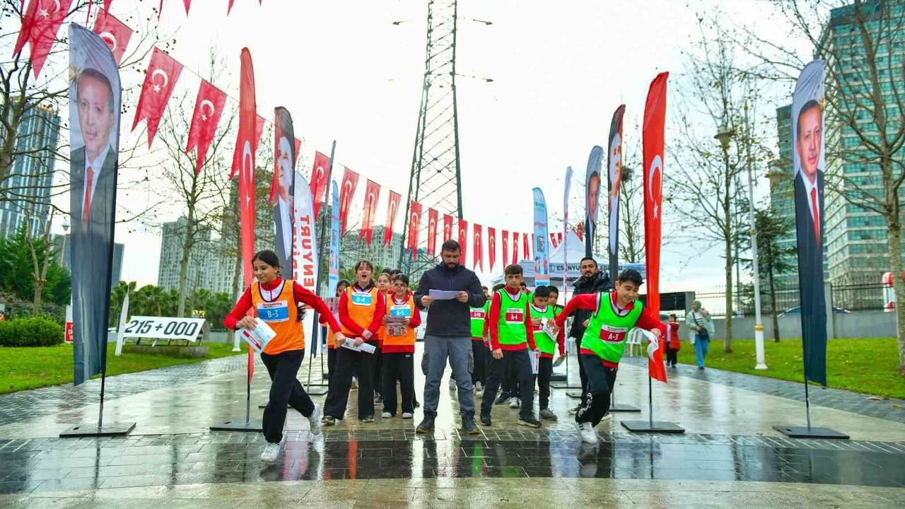 Vadi Esenyurt Parkı'nda Oryantiring Turnuvası: Çocuklar Parkurda Yarıştı