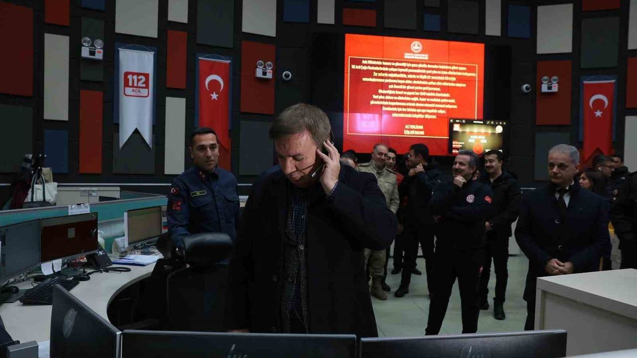 Vali Aydoğdu'dan 112 Acil Çağrı Merkezi'ne yılbaşı ziyareti