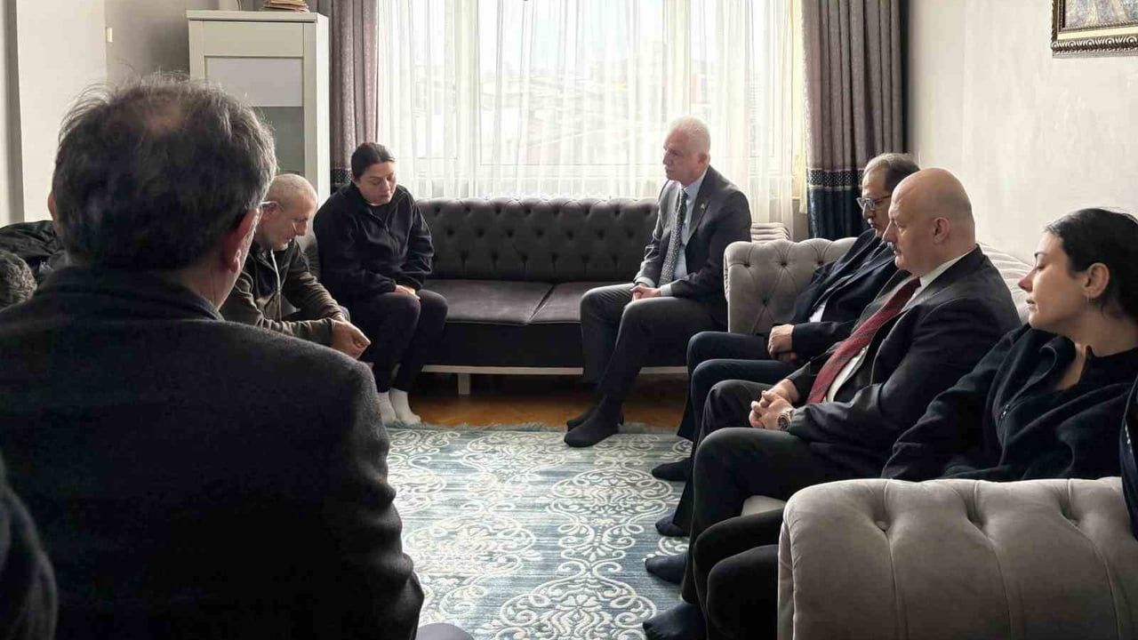 Vali Davut Gül, Güngören’de yaşamını yitiren Atlas Çağlayan’ın ailesini ziyaret etti