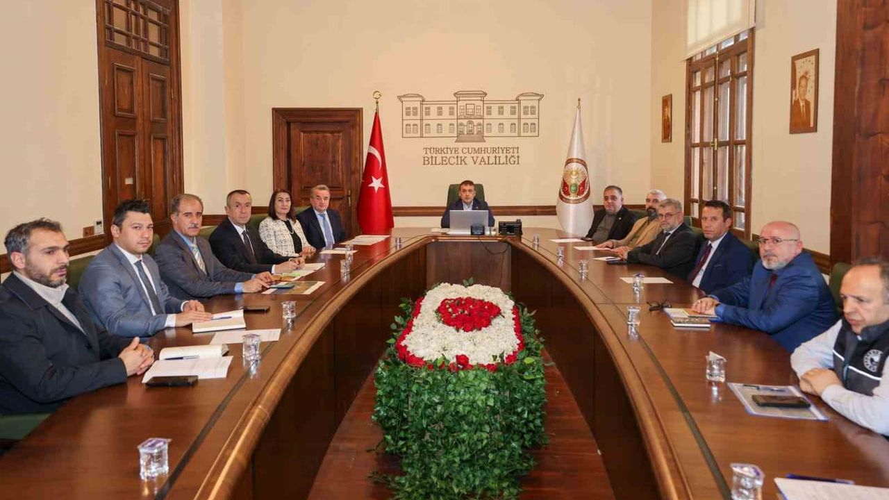 Vali Faik Oktay Sözer Başkanlığında Bozüyük OSB Müteşebbis Heyet Toplantısı