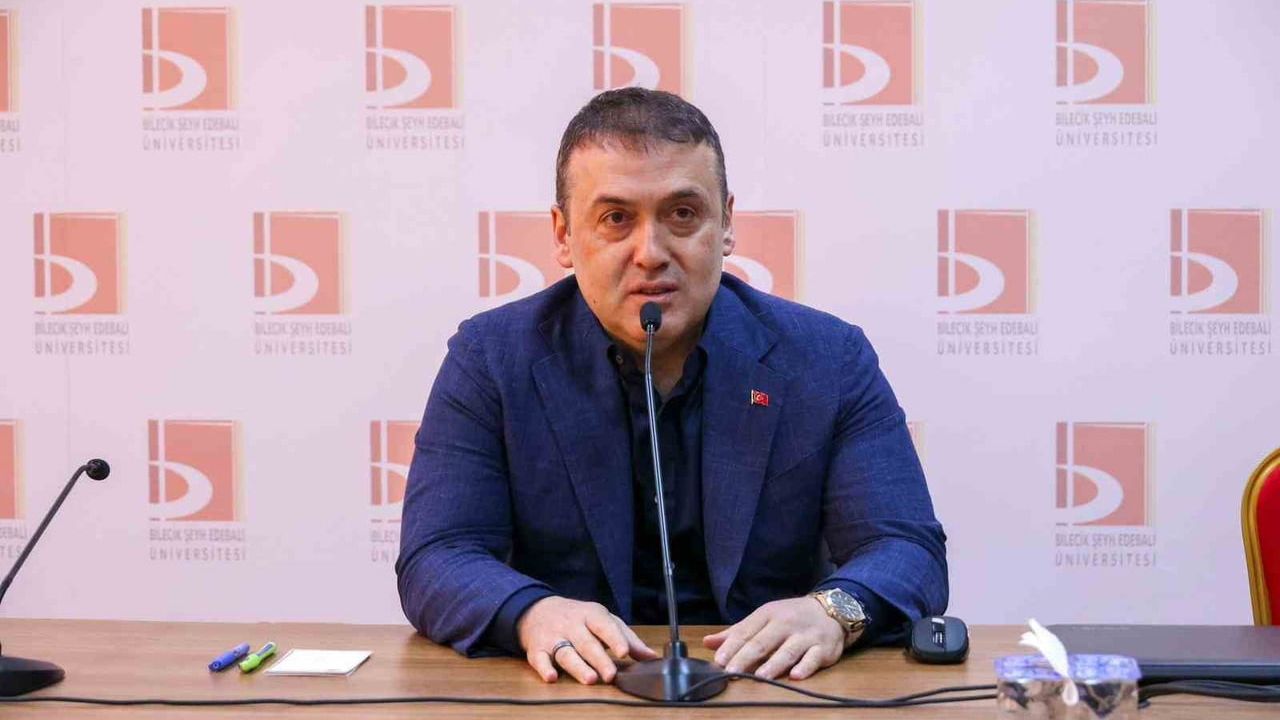 Vali Faik Oktay Sözer 'Kariyerim Mülkiye' etkinliğinde öğrencilerle deneyimlerini paylaştı