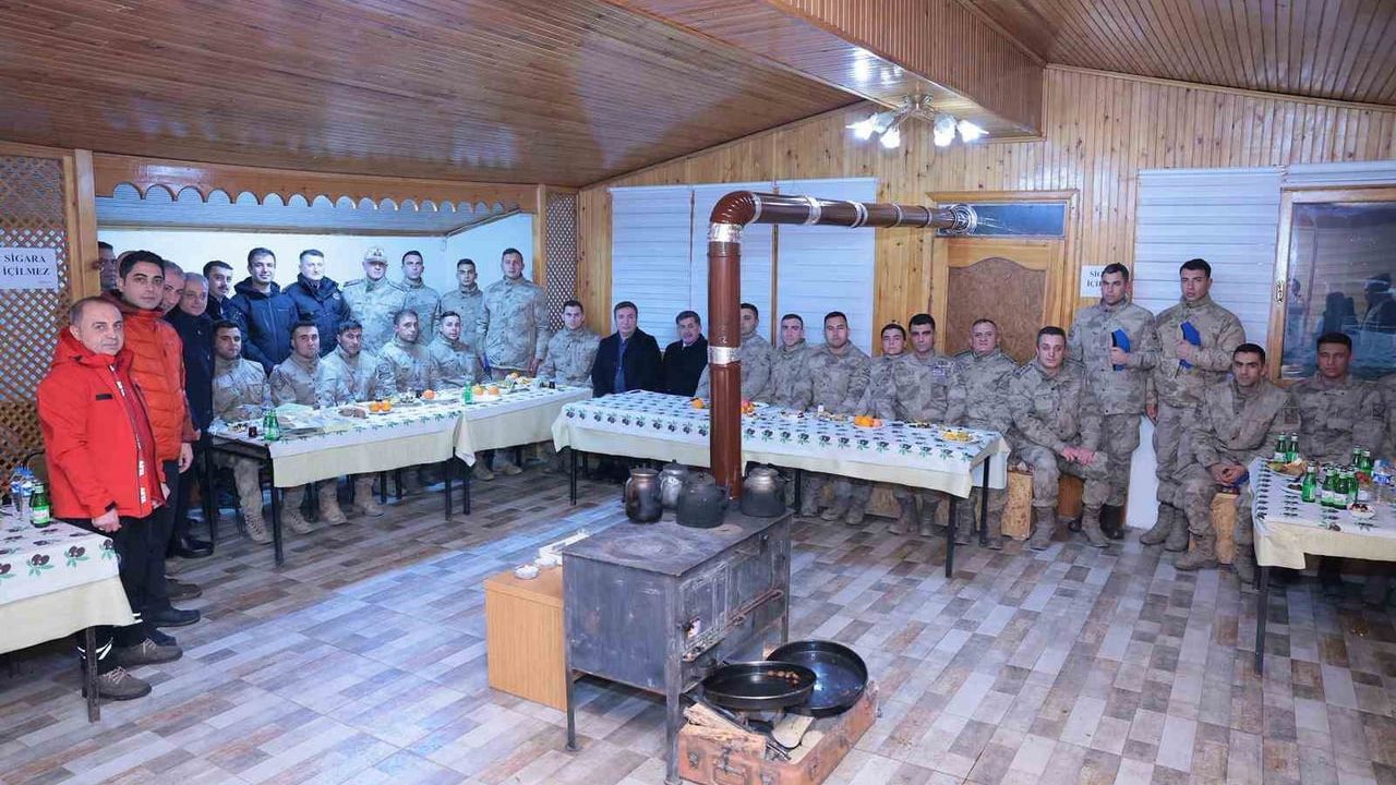 Vali Hamza Aydoğdu’dan Jandarma Komando Asayiş Bölüğü’ne yeni yıl ziyareti