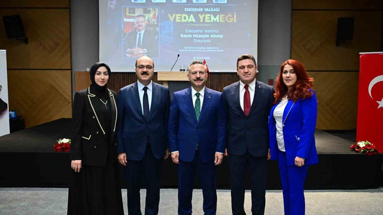 Vali Hüseyin Aksoy Eskişehir'de Veda: Kapım Eskişehirlilere her zaman açık