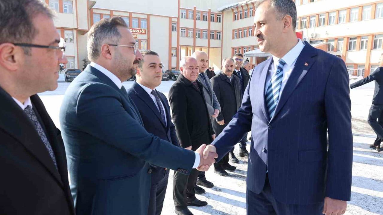 Vali Önder Bozkurt Ağrı Valiliği görevine başladı