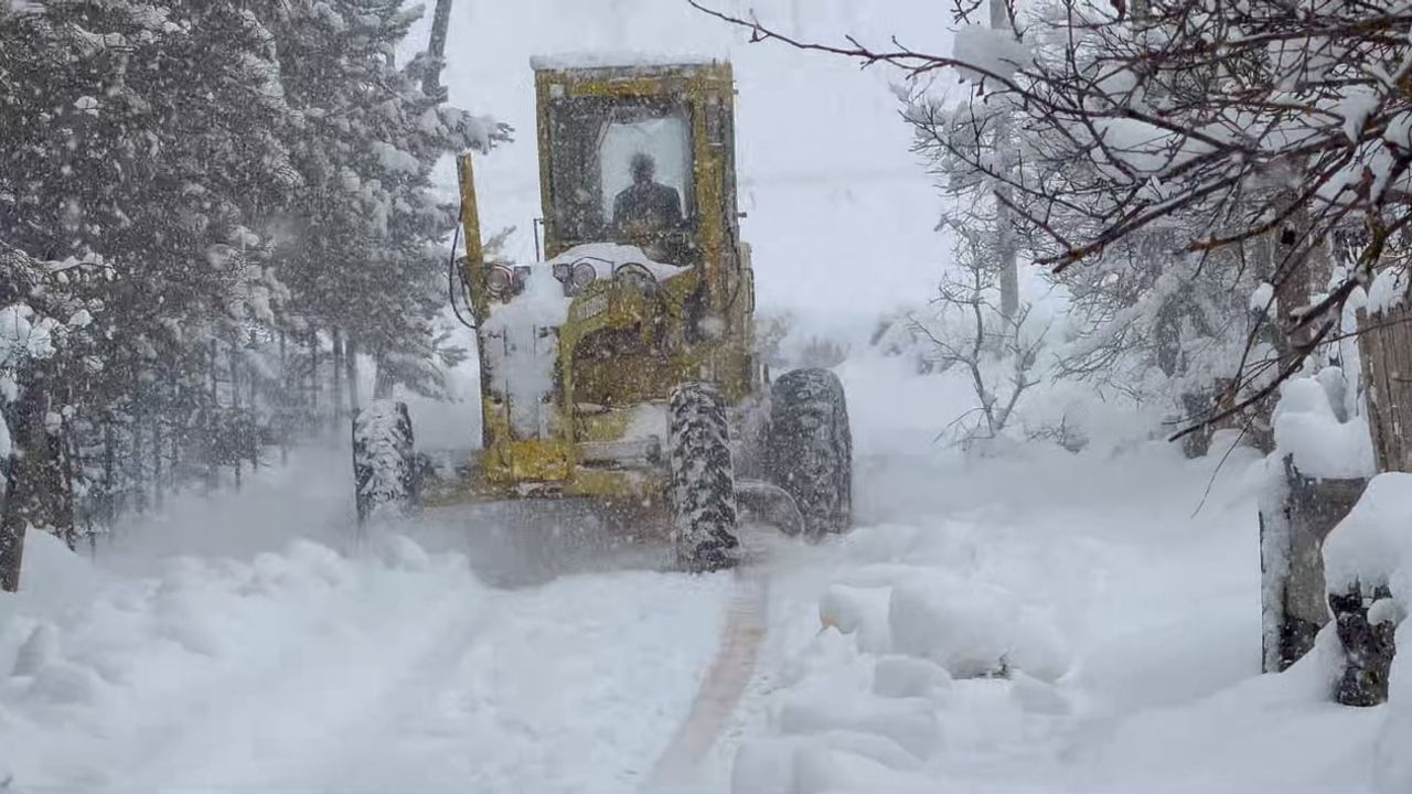 Valilik: Karabük'te 115 köy yolu açıldı, 29 köy yolu ulaşıma kapalı