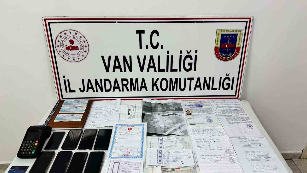 Van'da 9 adrese düzenlenen tefecilik operasyonunda 8 gözaltı