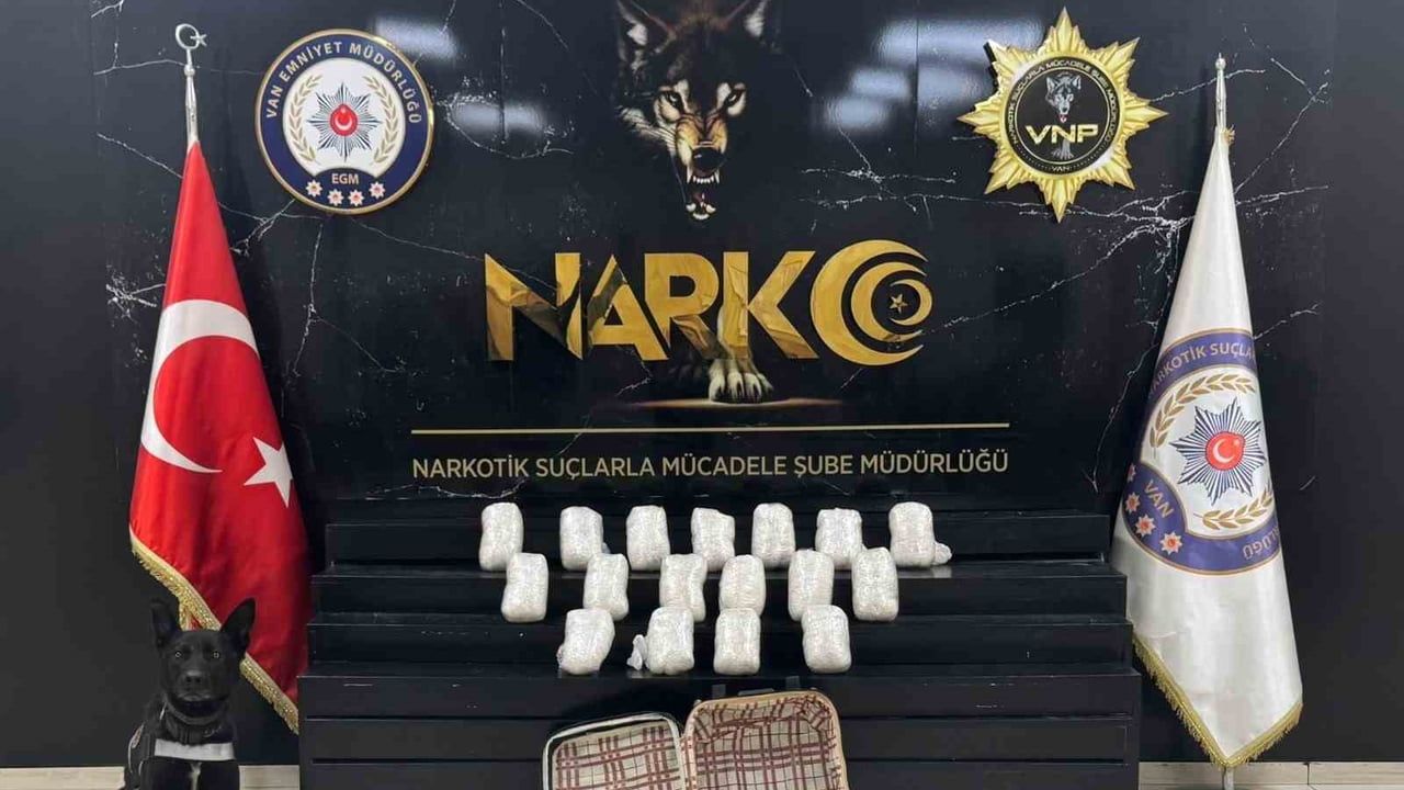 Van'da iki operasyonda 22 kilo 540 gram metamfetamin ele geçirildi