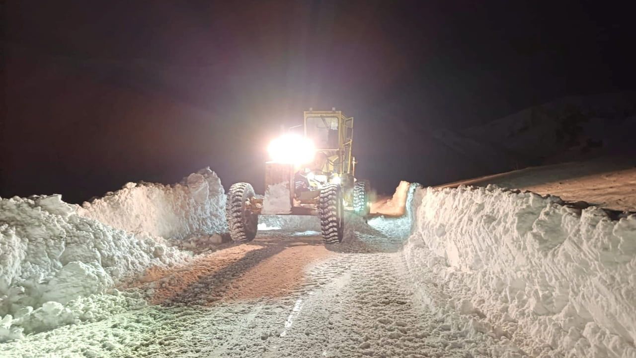 Van'da kar nedeniyle kapanan 625 yerleşim yolunun 586'sı açıldı